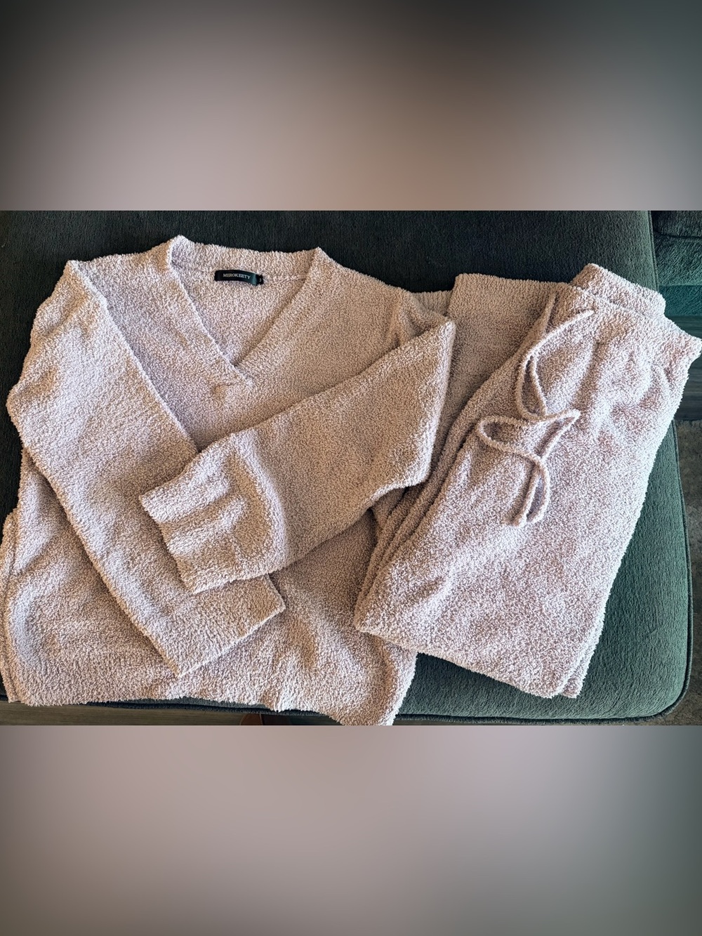 Cozy V-Neck Plush Pajama Set in Light purple